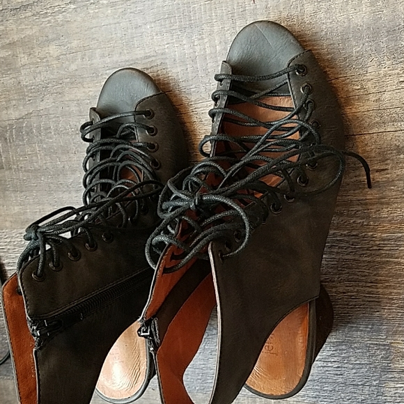 JEFFREY CAMPBELL 7.5 Covet Black Lace up heel Sandal Free People - Picture 6 of 13